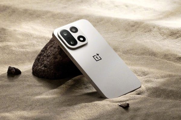 More OnePlus 15 specs and photos have leaked ahead of the flagship phone’s official launch
