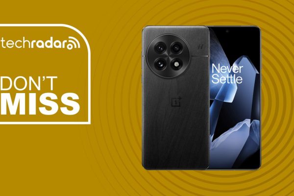 Get $100 off the near-perfect OnePlus 13 with this code for a limited time